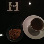 Bar H - お通しのピーナッツとコンソメスープ　コンソメスープが口直しには意外と合うんです。