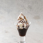 コーヒーゼリーサンデー　～チョコレートソースがけ～