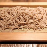 あじのマイケル - 板蕎麦 (写真はハーフのハーフ) (1100円)