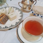 Strawberry Fields - セイボリーは2種のサンドウィッチ