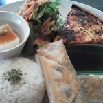 カフェ トリップ - ⑨8月のキッシュプレート