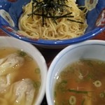 支那そば 八雲 - ワンタンつけ麺(*^^*)