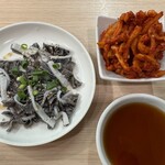 焼肉やっちゃん - センマイ刺・切り干しキムチ