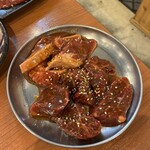焼肉ホルモン大衆酒場 真 肉焼屋 十三店 - 