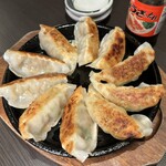 本格水炊きと博多もつ鍋 地鶏と九州料理 居酒屋 鳥邸 - 