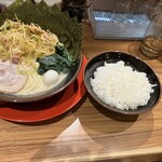 横浜家系ラーメン 角蔵家 - 