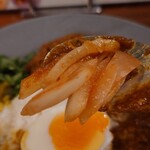 フィッシュ 新宿店 - 玉葱の漬物（アチャール）