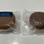 ショコラティエ パレドオール ブラン 青山店 - 左:ブラン、右:ノワール