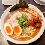 月麺 - 特製しょうゆらーめん　1,130円（＋大盛100円）