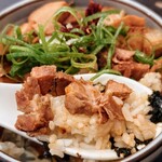月麺 - チャーシューがゴロゴロ入って、お値打ち丼