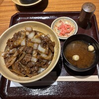 豚捨 KITTE丸の内店 - 牛丼(並)