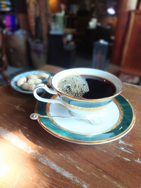 Meikyu Kissa Karakusa