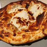 400℃ PIZZA TOKYO - FNT（ブルーチーズ、マスカルポーネ、蜂蜜）