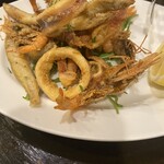 ラ・ピッコラ・ターヴォラ - 魚介のフリット