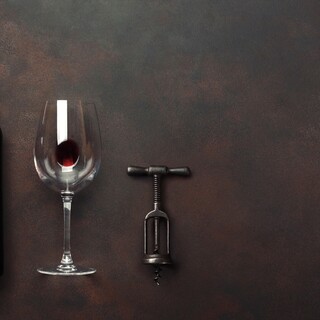 お肉によく合う世界のワインから福井の地酒まで幅広く充実◎