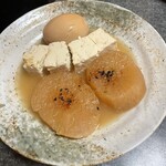 花くじら - お決まりの大根、卵、豆腐は鍋のネタが煮込むまでお先に食べるんだと後で理解しました。