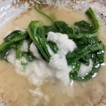 花くじら - 春菊山芋はおでん出汁を掛けて食べる