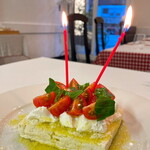 ガストロノミア ヨシ - 豆腐のカプレーゼ（ロウソクの粋な計らい）