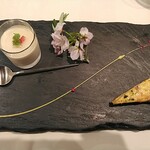 シェヌー - ホワイトアスパラのムースとキッシュ