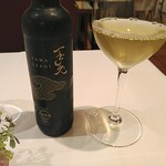 シェヌー - 玉兔　料理に合うお茶らしい。すっきりしており、苦みの弱めで確かに飲みやすい。