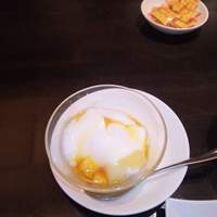 廣東料理 民生 ヒルトンプラザウエスト店 - 杏仁豆腐。メープルシロップみたいなんだけど・・・。デザートもついてる。