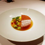 メゾン ポール・ボキューズ - ココナッツのブランマンジェ マンゴーのソルベ エキゾチックフルーツと一緒に