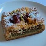 Emil - ピスタチオチェリーエッケ