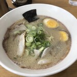 名代ラーメン亭 博多駅地下街店 - サービスラーメン
