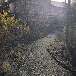 万平ホテル メインダイニングルーム - 林に続いていく　どこまでも奥深い