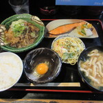 おいしい台所12カ月 - 牛皿と銀鮭焼定食1,000円