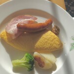 万平ホテル メインダイニングルーム - アメリカンブレックファースト　オムレツ