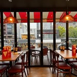 TGI FRIDAYS - アメリカンダイナーっぽい。