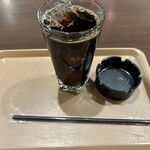 ホリーズカフェ - アイスコーヒーブラックと灰皿\(//∇//)\