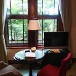 奈良ホテル - 客室の窓辺