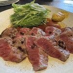 やきにく 青葉 - 和牛うちももレアステーキ