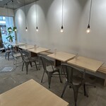 辻堂餃子店 - ｽﾀｲﾘｯｼｭな店内