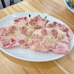 黒毛和牛ホルモン大衆焼肉しんすけ - 