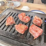黒毛和牛ホルモン大衆焼肉しんすけ - 