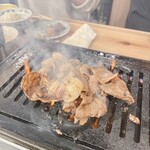 黒毛和牛ホルモン大衆焼肉しんすけ - 