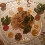 代官山ASO チェレステ - にんにくとバジリコ香る冷製フェデリーニ
      色とりどりのトマトを散りばめたケッカ風