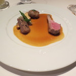 銀座 レカン - 自分のメインはハンガリー産乳飲み仔羊のバリエーション。