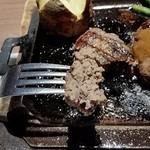 ハングリータイガー - ハンバーグ断面。