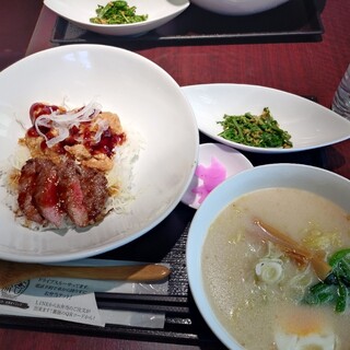 あったか・お箸ダイニング 熊谷 - 料理写真:ハーフ&ハーフ丼