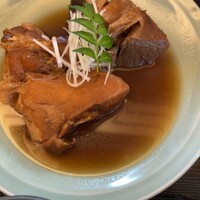 一つ木竹林草 - 
                    脂ののったメロウ （アブラボウズ）の大ぶりな切り身が二切れ。まるで二人前かと思うほどの太っ腹^ - ^