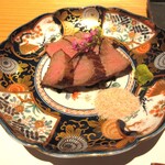 日本酒食堂 吟乃灯 - 和牛のたたき（佐賀牛もも）