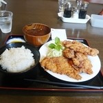 釜半 - 若鶏の唐揚げ定食（730円）