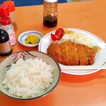 南光軒 - 定食にプースーか味噌汁、つかないの？と思うだろ？？