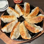 本格水炊きと博多もつ鍋 地鶏と九州料理 居酒屋 鳥邸 - 