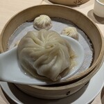 鼎泰豐 - セットの小籠包は追加料金で6個にアップグレード可能です