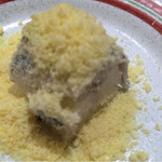 喜一 - 鮎の棒寿司には卵のそぼろ。